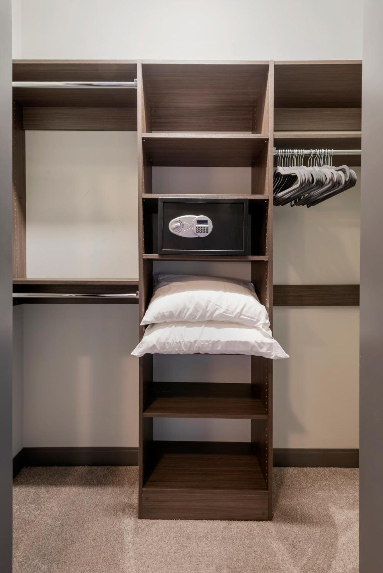 Experience Downtown Chicago At Millennium - Luxury Apartments In The Loop Стая снимка